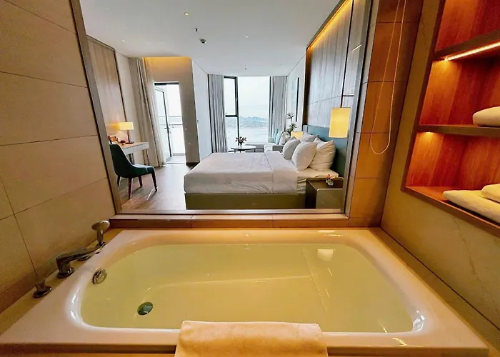 Highfloor View In Alacarte Căn hộ Hạ Long